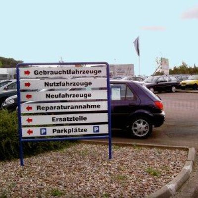 Schild ebi der Einfahrt mit unseren Angeboten