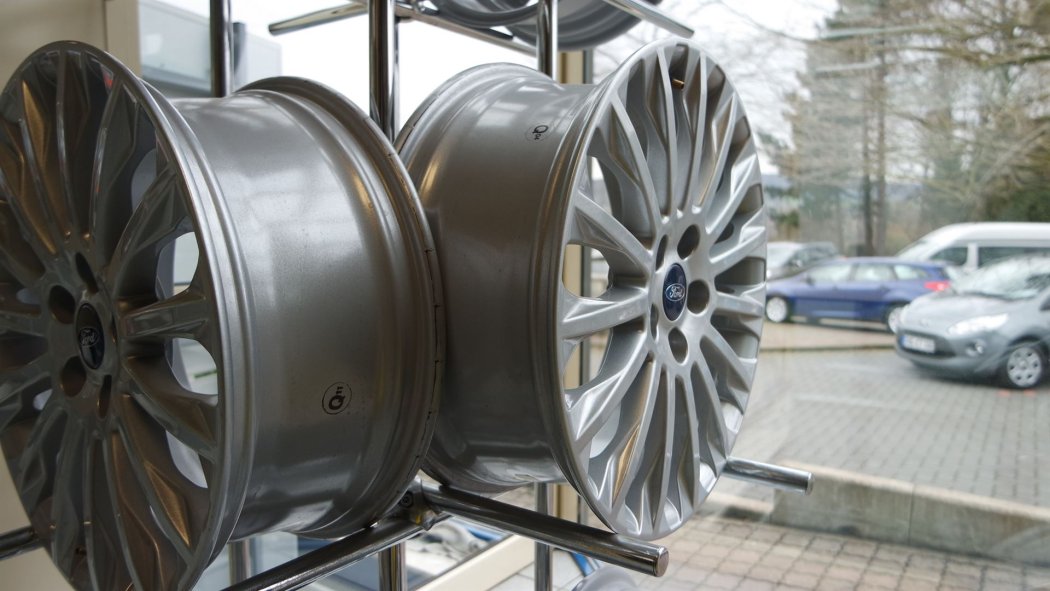 Alufelgen im Verkaufsraum